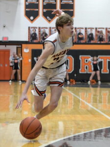 Wildcats topple Elgin on the road during 2023-24 regular season finale