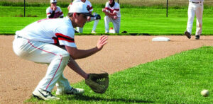 Wildcat baseball team drops games to Pleasant, Northwestern